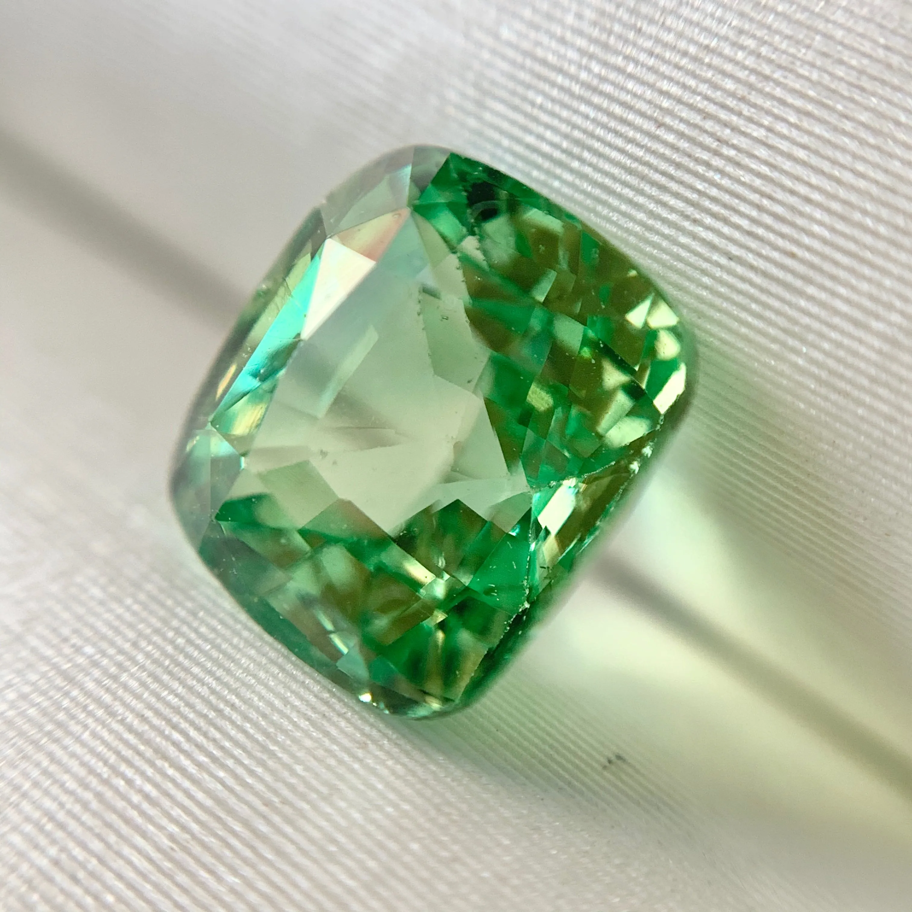 1.50ct Cushion Natural Green Tsavorite No.12024