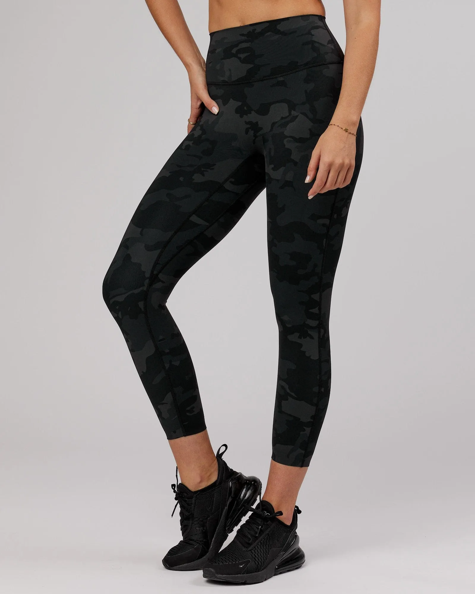 Elixir 7/8 Length Leggings - Black Camo